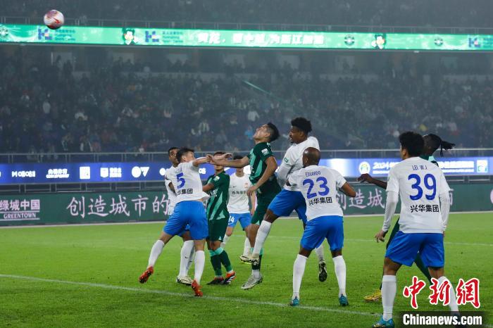中超焦点战：浙江队主场1-2不敌青岛西海岸 遭遇
