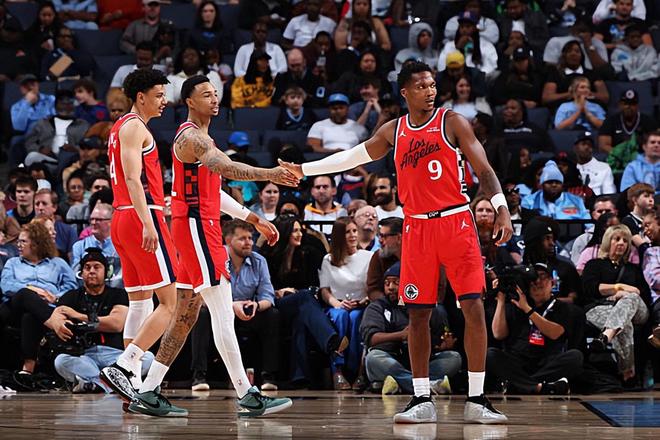 快船险胜灰熊马瑟林两双难掩三分低迷