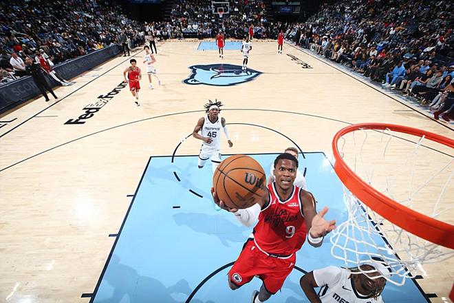 快船险胜灰熊马瑟林两双难掩三分低迷