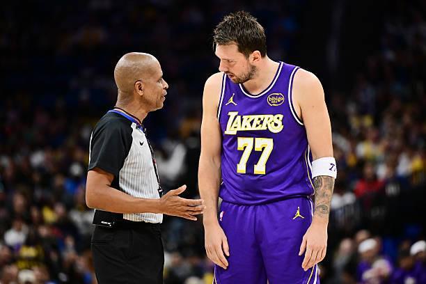 NBA撤销东契奇与比塔泽技术犯规引争议