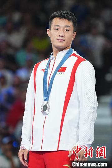 曹利国巴黎奥运摘银 创广西摔跤历史