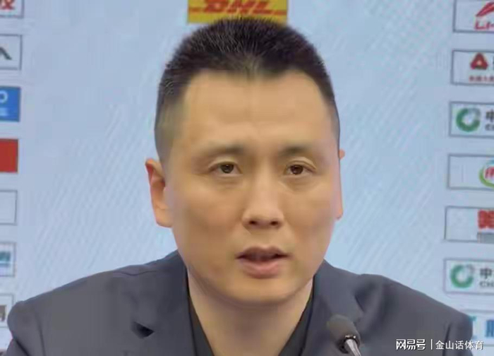 上海男篮大胜天津队送对手10连败 洛夫顿低迷引