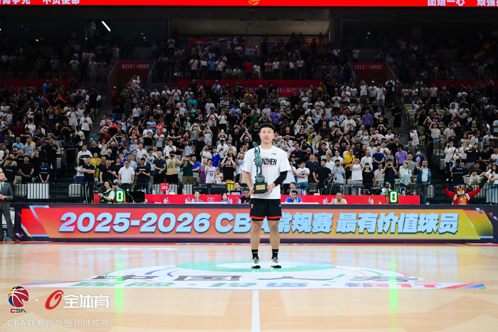 贺希宁荣膺常规赛MVP 赛季巅峰时刻亮相季后赛首